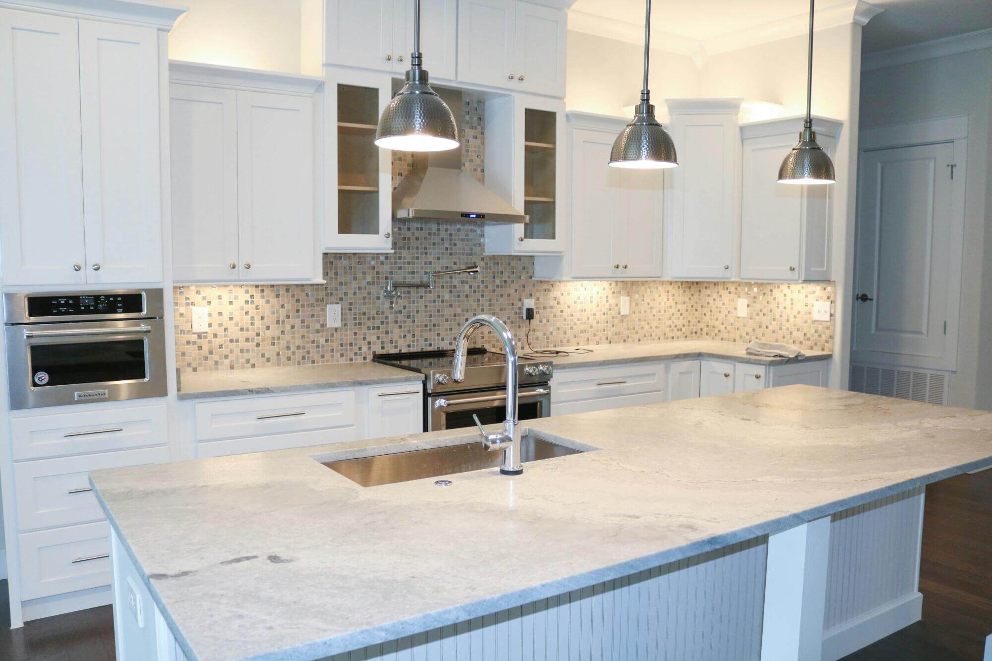 Maintaining a Clean Kitchen in Your Land O'Lakes Vacation Rental: Tips and Tricks